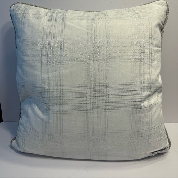 Secret Celebrity Embroidered Glitter Throw Pillow 18x18” Christmas Snow ThemeEUC - Picture 7 of 10